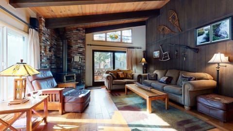 Living Room, Room, Indoors, Couch, Furniture