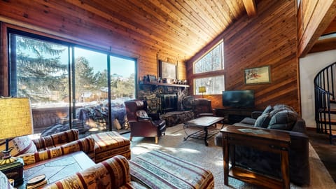 Living Room, Room, Indoors, Couch, Furniture