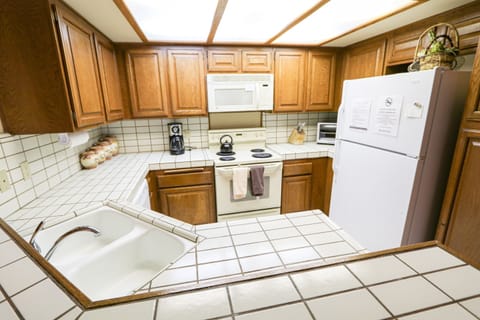 Indoors, Room, Refrigerator, Kitchen, Flooring