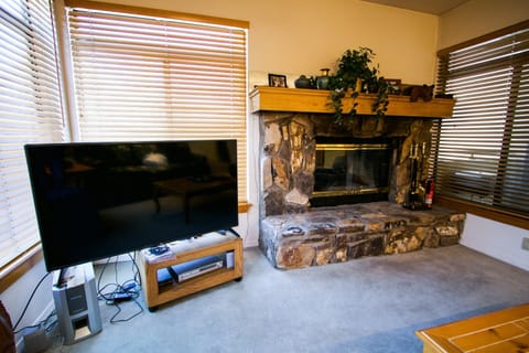 Fireplace, Indoors, Home Decor, Screen, LCD Screen