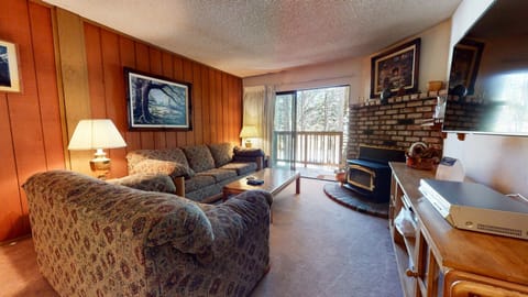 Living Room, Room, Indoors, Couch, Furniture