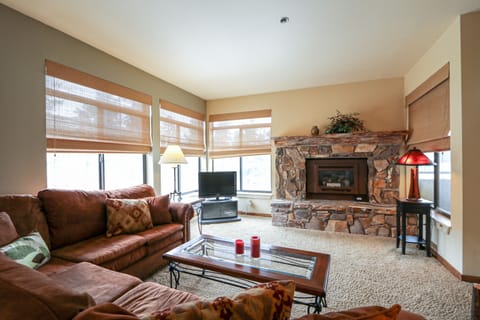 Living Room, Indoors, Room, Couch, Furniture
