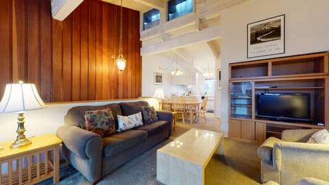 Living Room, Room, Indoors, Furniture, Couch