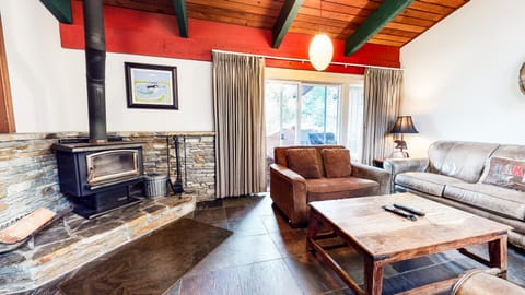 Flooring, Floor, Room, Indoors, Living Room