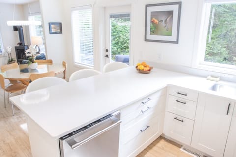 Tofino Hummingbird Cottage kitchen