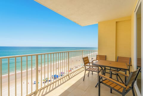 Stylish dining outdoor furniture