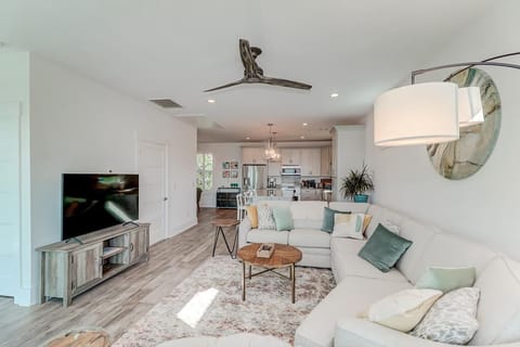 Living Room & Kitchen - Open Floor Plan