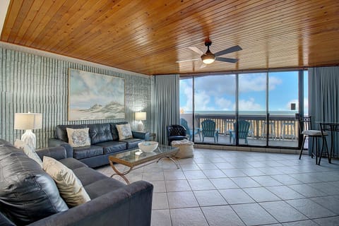 Ocean Views from living room of Mayan Princess 304