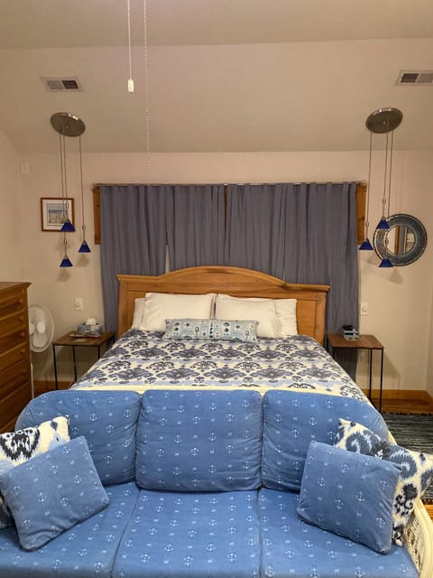 King size bed