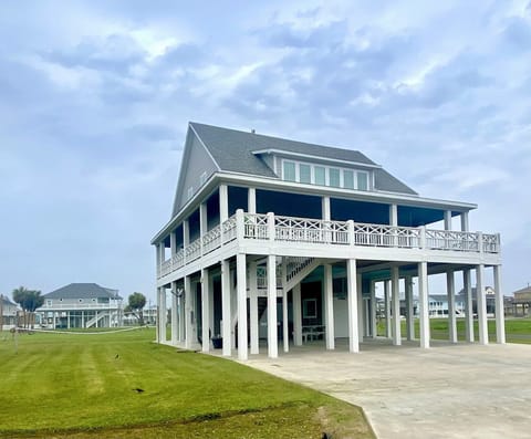 House with plenty of parking