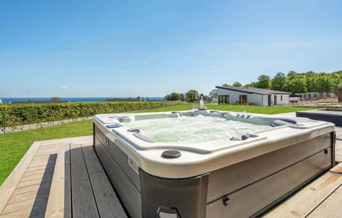hot-tub