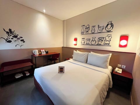 HAPPY ROOM DOUBLE | Premium bedding, desk, laptop workspace, free WiFi