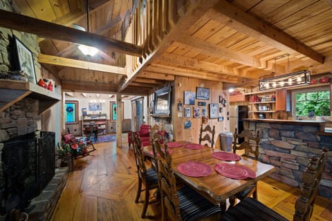 Dining Room at Eagle's Rest