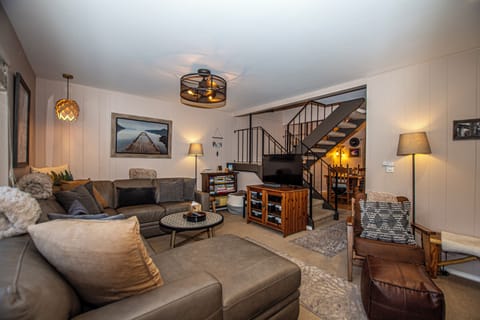 Lake Forest 114 - Living Area and Dining Area