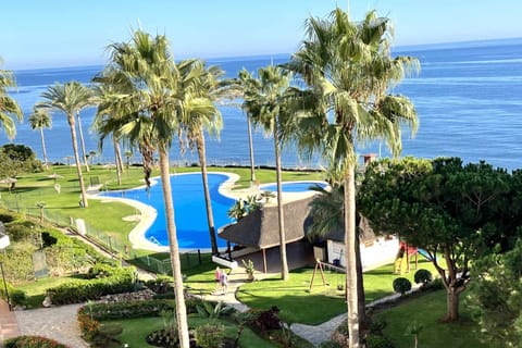 Garden,Swimming pool