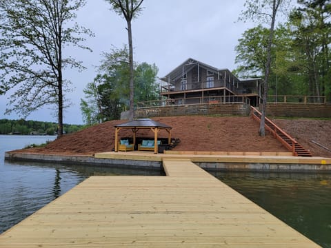 Welcome to Lake Point Paradise, located directly on Lake Martin!