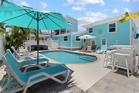 Welcome to Bluewater's Beach House!