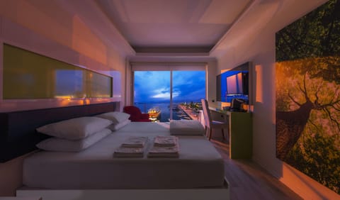 Superior Room, Sea View | Premium bedding, down comforters, in-room safe, desk