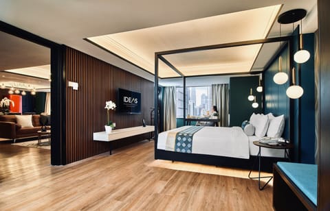 Premier Suite, 1 King Bed | Premium bedding, memory foam beds, minibar, in-room safe