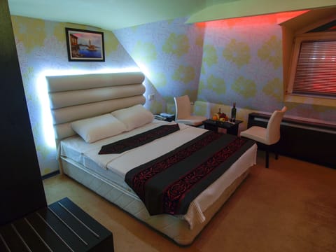 Twin Room | Free WiFi