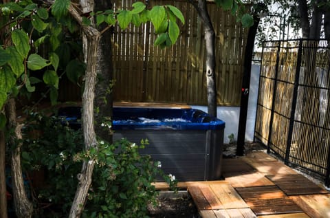 Suite (Two Bedroom Suite) | Outdoor spa tub