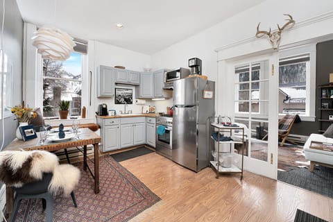 kitchen  - Miners Union 7 - Vivid Vacation Rentals Telluride - kitchen  - Miners Union 7 - Vivid Vacation Rentals Telluride