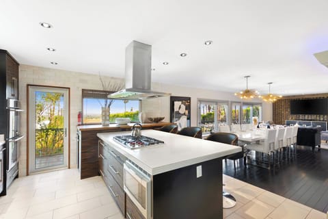 Your group's chef will love the gourmet kitchen