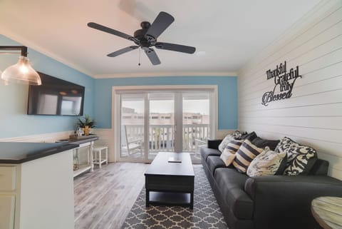 Corpus Christi Vacation Rental | 1BA | 1BA | 408 Sq Ft | Step-Free Entry