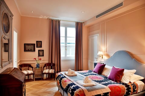 Furniture, Property, Picture Frame, Window, Comfort, Wood, Interior Design, Architecture, Floor, Bed Frame