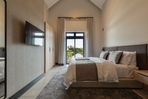 Executive Double or Twin Room | Premium bedding, in-room safe, desk, laptop workspace