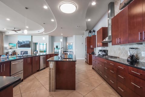 Turquoise Place C2902 Kitchen