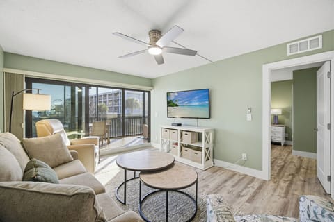 LIVING ROOM WITH GULF VIEW
