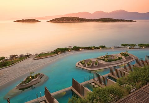 Infinity Lagoon Suite with Private Pool | Premium bedding, minibar, in-room safe, desk