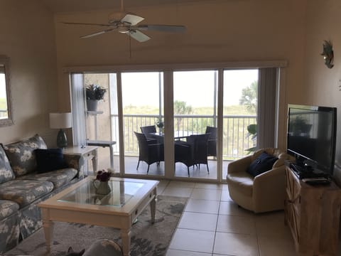 Living room w/ ocean view 