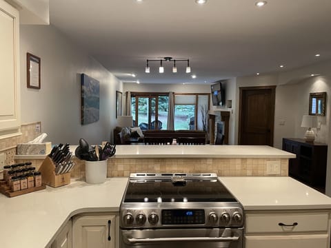 Fully equipped kitchen. 
