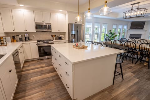 Main Level | Kitchen