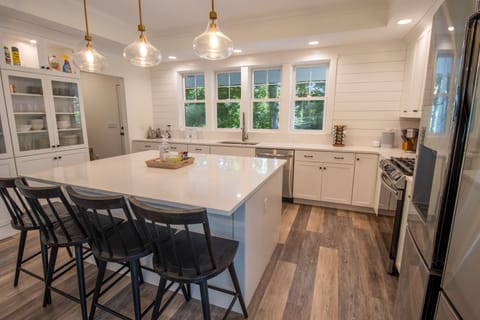 Main Level | Kitchen