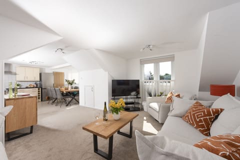 Open plan living space - Bridge Apartment