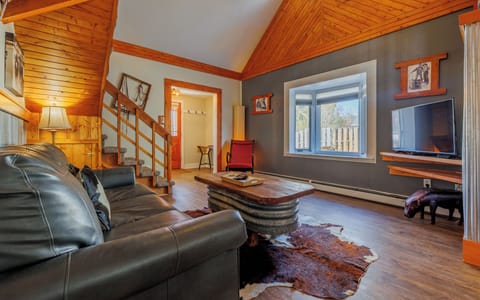 Welcome to Happy Trails, a comfortable home easily walkable to downtown Cody