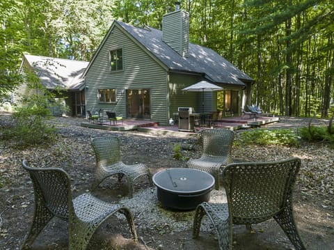 Firepit and Backyard Entertaining Space w/ Grill & Dining Set