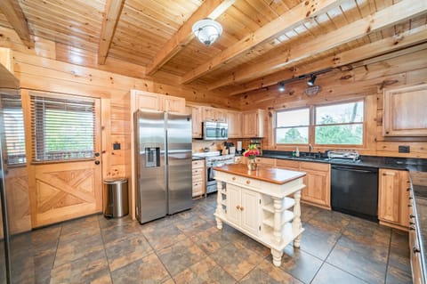 Kitchen featuring all of the amenities you need!