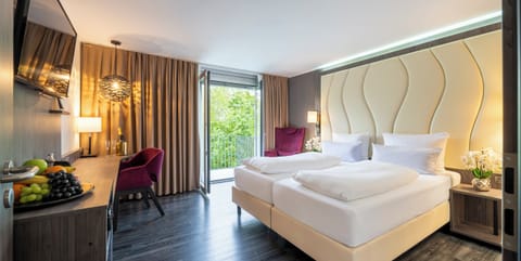 Comfort Double Room, Balcony | Desk, soundproofing, rollaway beds, free WiFi