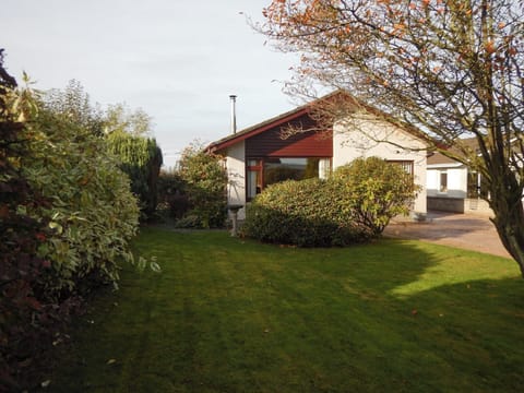 Lawned garden area | March Brown, Garmouth, near Elgin