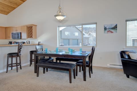 Serve up a delicious meal | Main Level