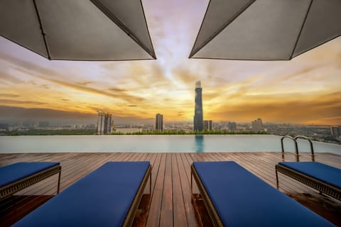 Infinity pool
