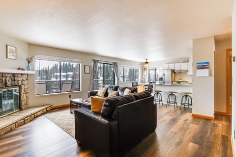 Silverthorne Vacation Rental | 2BR | 2BA | 850 Sq Ft | 2nd-Floor Unit