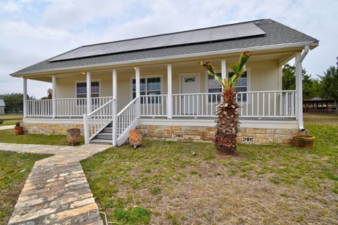 River Cottage - 3BR/2BA Front View