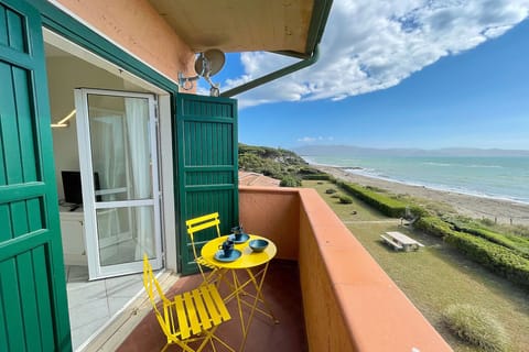 Ginestra apartment directly on the sea at the Giannella in Tuscany