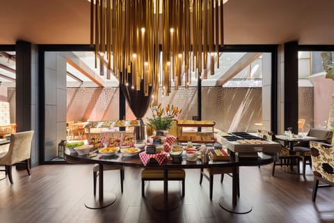 Daily buffet breakfast for a fee