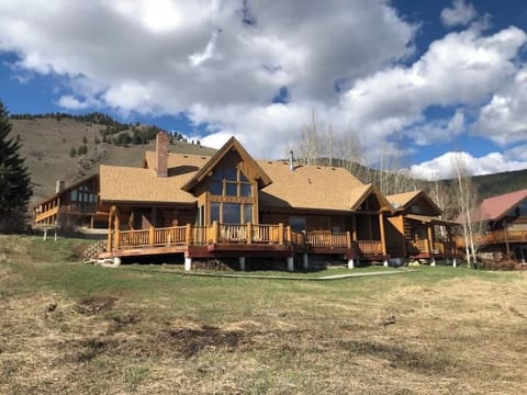 Welcome to Peaceful View Cabin.